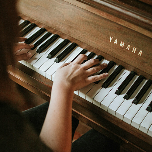 Klavier – Foto von Jordan Whitfield